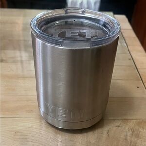 YETI Silver Tumbler with Clear Lid